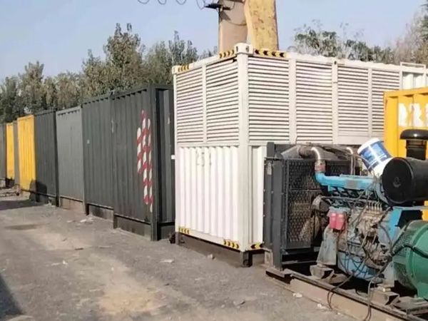 喀喇沁200KW柴油发电机机组每小时油耗是多少？